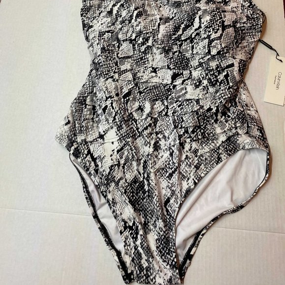 NWT Calvin Klein Printed One Piece - Size 16 Swimsuit - Picture 3 of 3